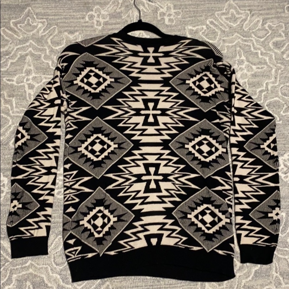 ⭐️Aztec sweater - Picture 3 of 3